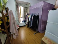 卓信新城 3室 使用面積大樓層好，光線充 卓信新城