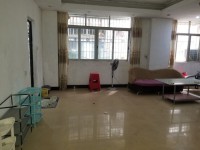 步梯3房2廳，出入方便 華隆豪宅