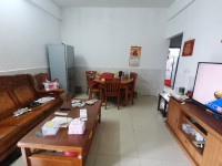 城南市場76方3房，近市場，近學校，賣2 城南市場