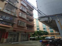 東湖私宅占地92多方，前后8米路。 東湖私宅