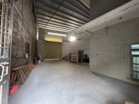 河西18米路邊倉(cāng)庫(kù)出租2000元月 河西私宅