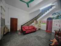 城南私宅，五小學(xué)校，占地面積：55方，總 朝南南路