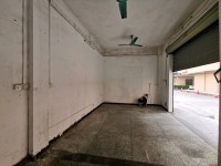 大街商鋪，大車可以方便出入，可以隨時便用 東湖私宅