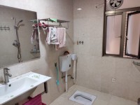 東湖廣場(chǎng)精裝三房電梯中層南向超大廚房家私 東湖廣場(chǎng)