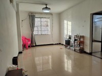東湖地段，近市場，近學(xué)校，出入方便。 清華樓
