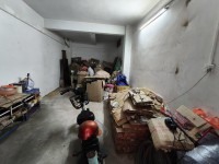 一小附近，一樓車庫可住人 葵樹新園