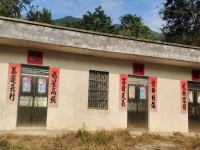 東湖私宅188平方，三幢平房，前有100 東湖私宅