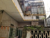 市中心私宅8X10占地，前后5米路 市中心私宅