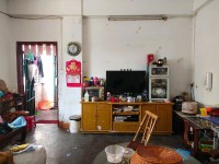 東興花園步梯低層，市場，超市近在身邊 東興花園