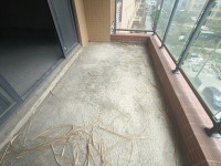 東湖東南向4房，帶100方獨(dú)立大露臺(tái)，可 金源樓