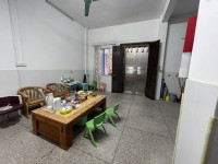 城南私宅，占地8×10，前后8米路，有出 城南私宅