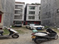 城南私宅，占地7.5×11，前后路8米  城南私宅