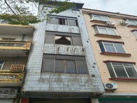 市中心商 住私宅，占地3.9Ⅹ9，前路1 市中心私宅