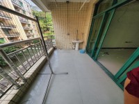 東湖廣場旁邊，步梯低層，戶型靚 御景園