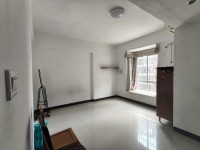 城南市場(chǎng)卓信新城4房2廳2衛(wèi)帶裝修，屋主 卓信新城