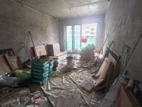 領美生活廣場小3房，高鐵出口，全新裝修 領美生活廣場