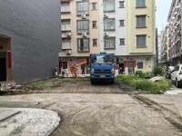 興華路私宅占地4.88乘10 前后8米建 城南私宅