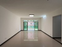 東湖地段，大4室2廳2衛(wèi)2陽臺，純南向， 金匯園