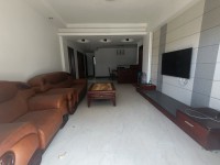 120㎡3室2廳2衛(wèi)2陽臺普通出行便捷  東湖明珠花園