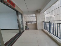 城北小區(qū)，中心地段，送一個小車位 玖龍府