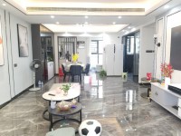 城北新區(qū)，精裝修，未入住過(guò)的4房2廳 翡翠華府