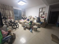 春江花園 3室2廳2衛(wèi)2陽臺精裝 使用面 春江花園