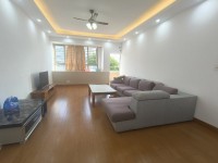 東湖廣場(chǎng)旁，裝修精致，家具電器齊全，拎包 東湖廣場(chǎng)