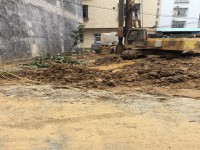 50.4X10米，建四層八，前后路8米， 東湖私宅